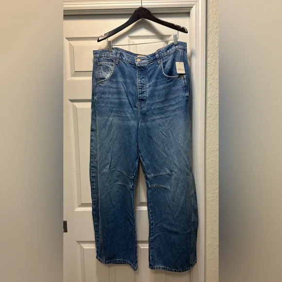 NWT Free People We The Free Good Luck Mid-Rise Barrel Jeans size 33 long - Picture 3 of 9